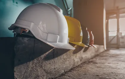 Persönliche Schutzausrüstung auf der Baustelle